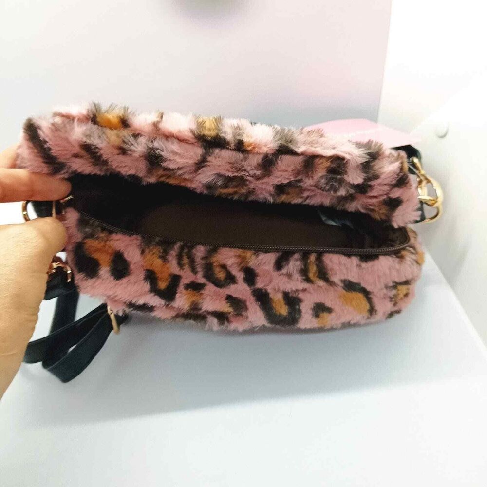 Hello kitty Sanrio Faux fur animal print shoulder bag - Picture 4 of 11